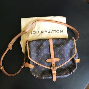 Louis Vuitton Saumur 30- Like New!